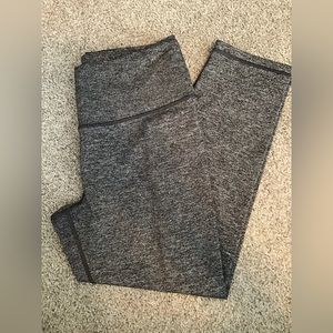 Victoria’s Secret Capri knockout Leggings